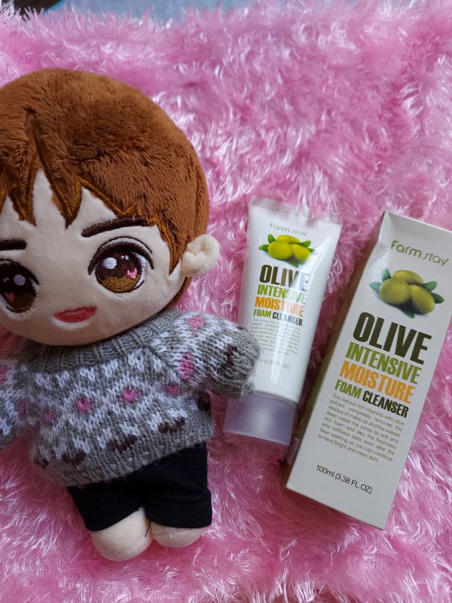 Farmstay Olive Intensive Moisture Foam Cleanser review photo by caerusnana