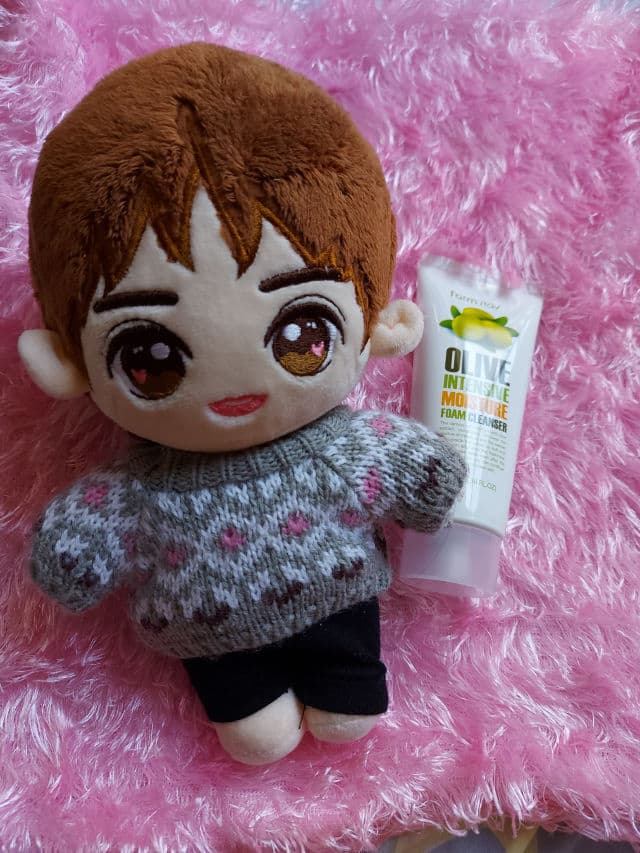 Farmstay Olive Intensive Moisture Foam Cleanser review photo by caerusnana