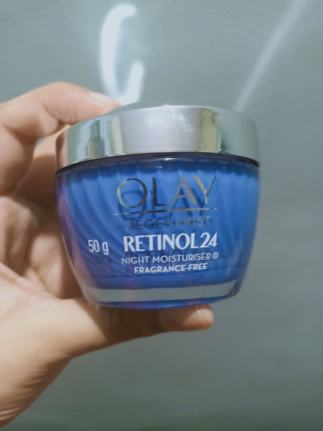 Olay Regenerist Retinol 24 Night Moisturizer review photo by canvas28