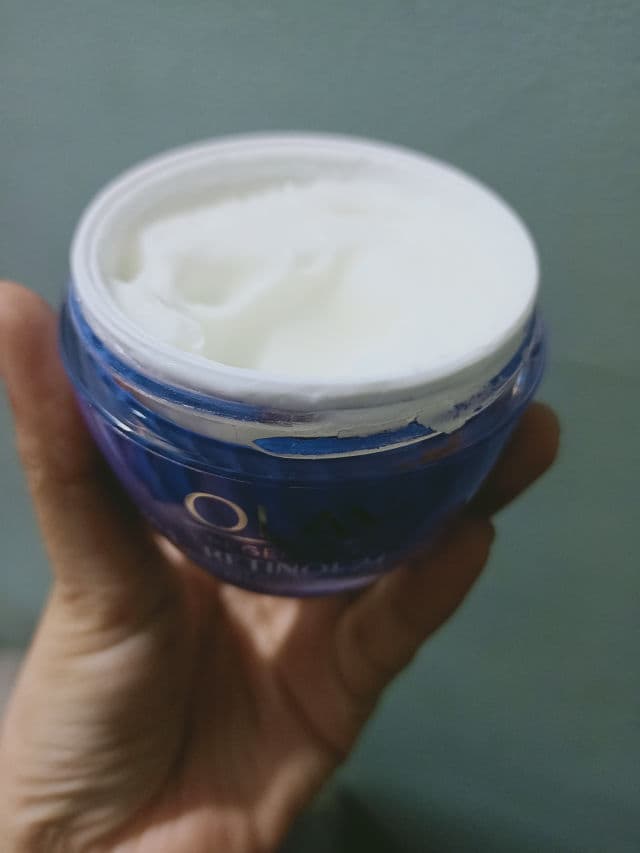 Olay Regenerist Retinol 24 Night Moisturizer review photo by canvas28