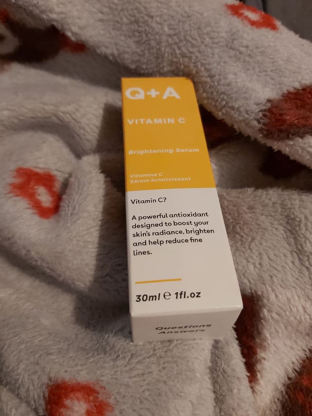 Q+A Vitamin C Brightening Serum review photo by cariadsbeauty
