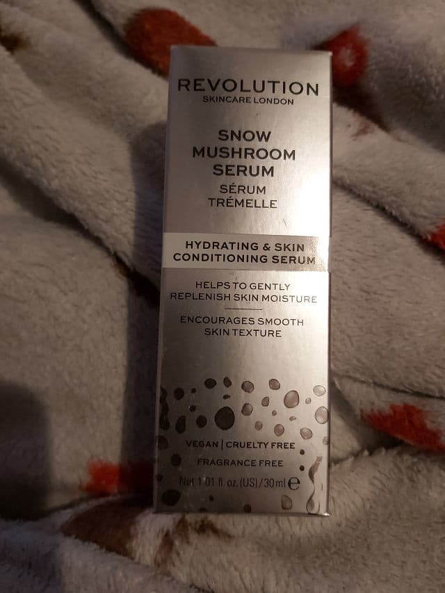 Revolution Beauty Snow Mushroom Serum review photo by cariadsbeauty