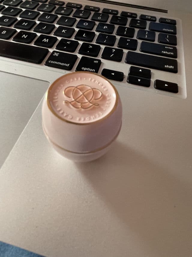 Oriflame Tender Care Natural Multi-Purpose Balm  review photo by simplyhenna