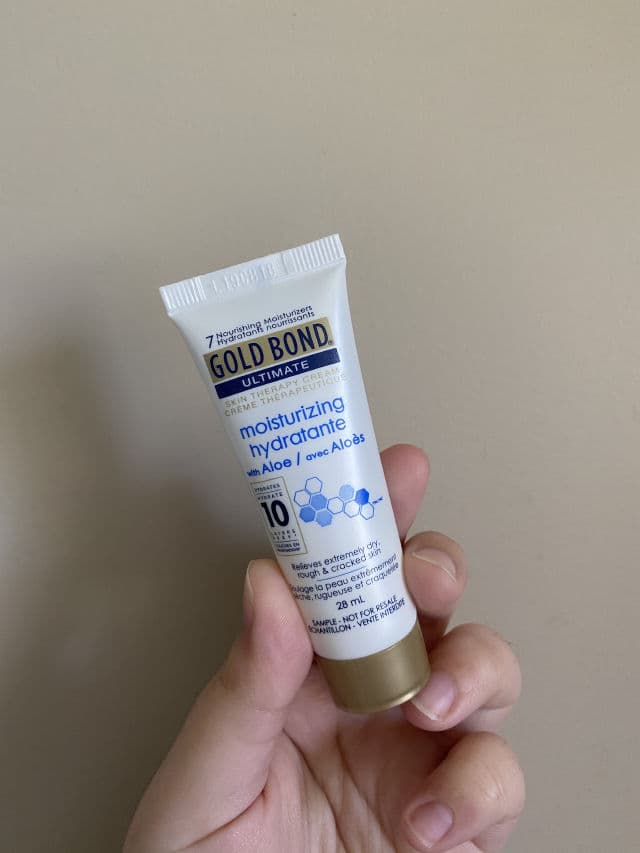 Gold Bond Ultimate Moisturizing Skin Therapy Cream Moisturizing with Aloe review photo by chelsiapatel