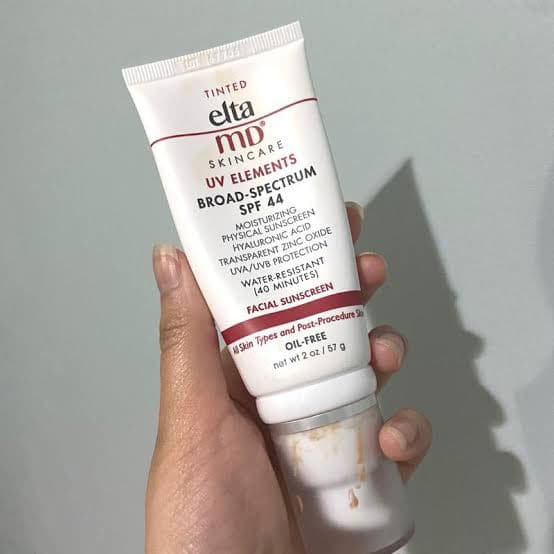 EltaMD UV Elements Broad-Spectrum SPF 44 review photo by strawberryberi