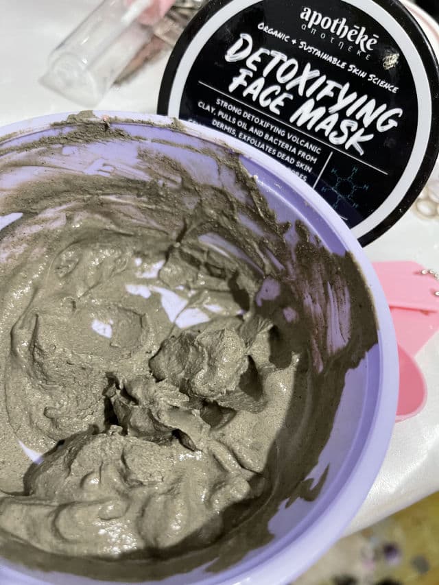 Apotheke Science Detoxifying Face Mask review photo by chweetsays