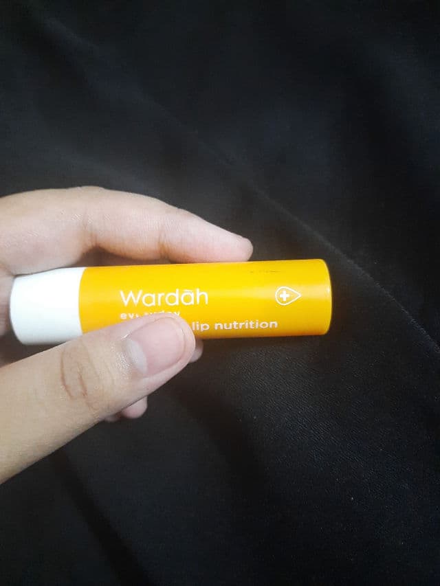 Wardah Everyday Moisture Lip Nutrition SPF 15 - Honey review photo by chxmoo