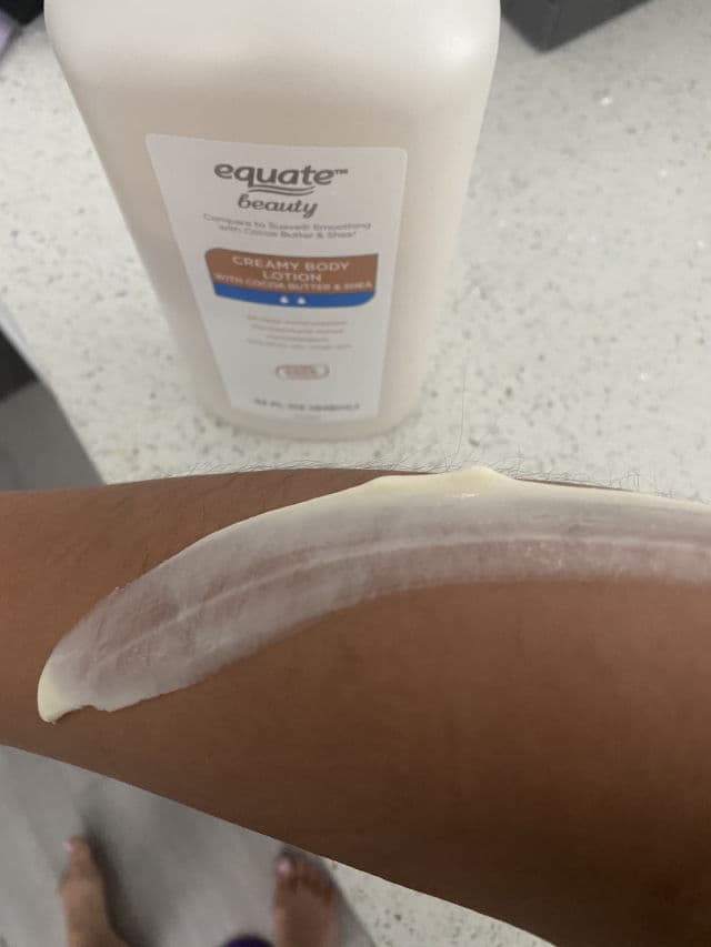 Equate Creamy Body Lotion with Cocoa Butter & Shea review photo by CindyCuidaTuPiel