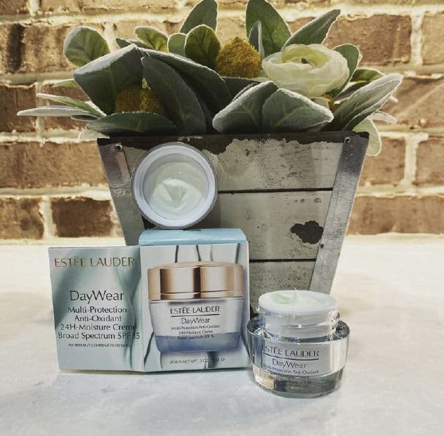 Estee Lauder Daywear Advanced Multi-Protection Anti-Oxidant Creme SPF 15 review photo by cleahanchey