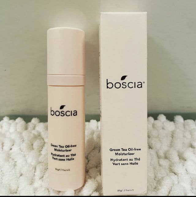 Boscia Green Tea Oil-Free Moisturizer review photo by cleahanchey