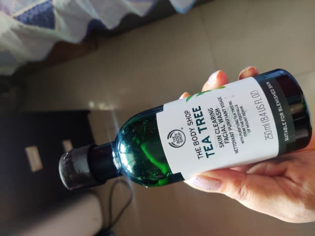 The Body Shop Tea Tree Skin Clearing Facial Wash review photo by confusedbeginner