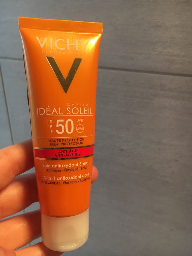 Vichy Idéal Soleil Efeito Base FPS50 review photo by Cornelia