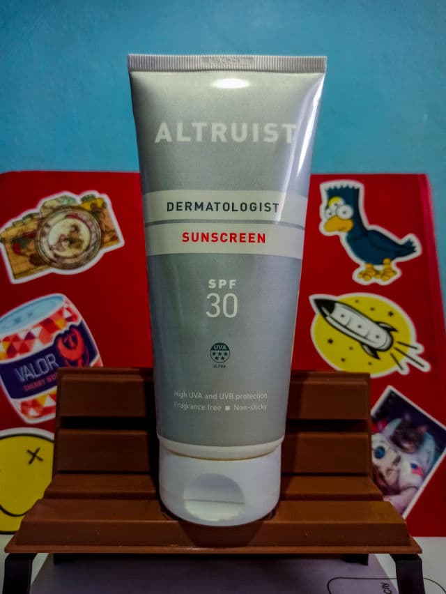 Altruist Dermatologist Sunscreen SPF 30 review photo by croissantretinoin