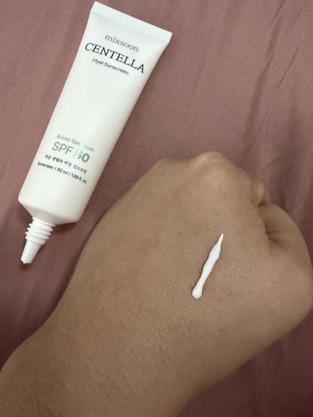 MIXSOON Centella Hyal Sunscreen review photo by jessiili