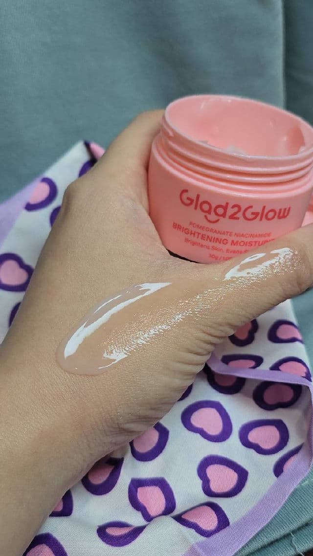 Glad2Glow Pomegranate 5% Niacinamide Brightening Moisturizer review photo by Ceciqueen