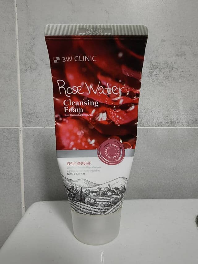 3wClinic Rose Water Cleansing Foam review photo by Eider