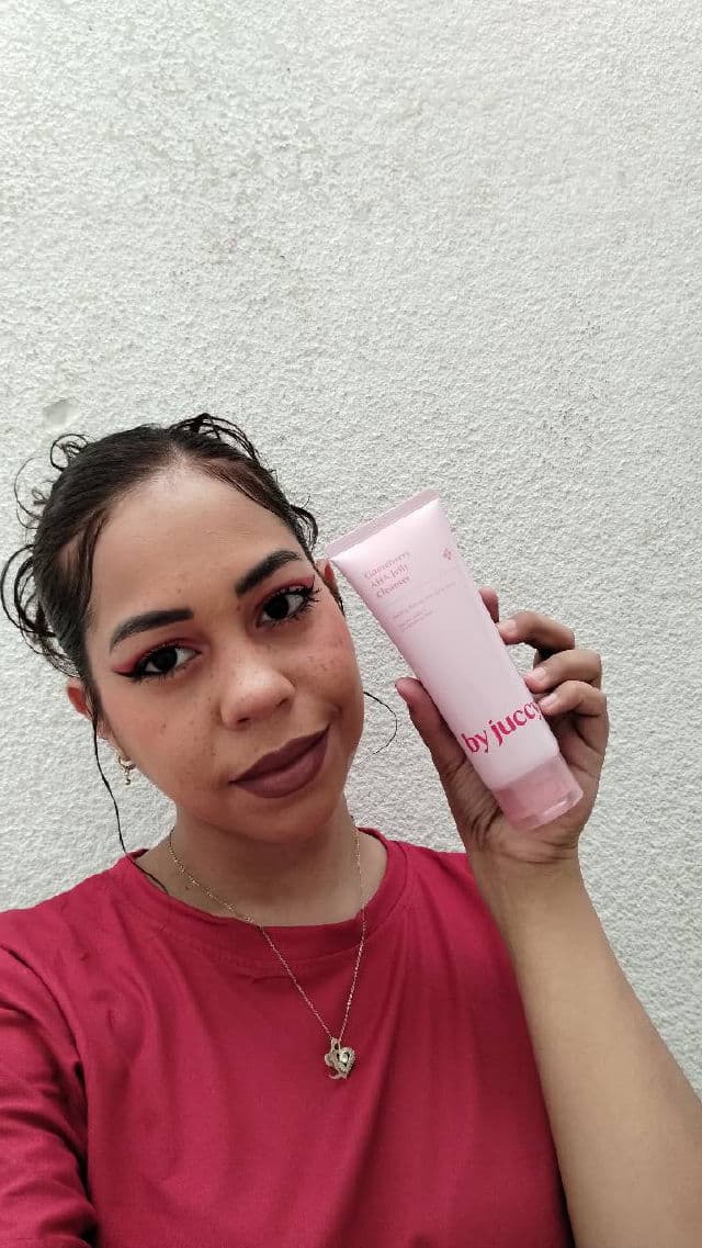 By Juccy Gooseberry AHA Jelly Cleanser review photo by liliconestilos