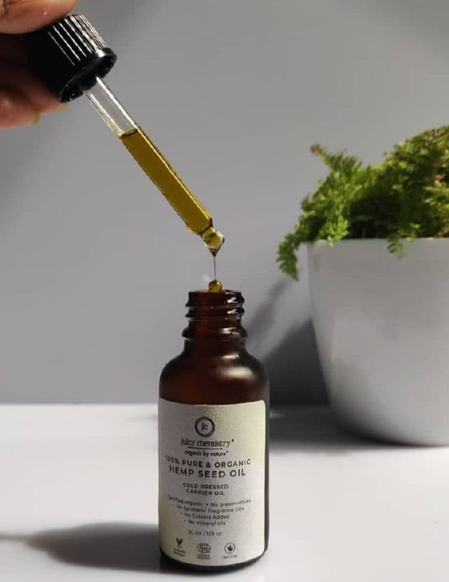 Juicy Chemistry Cold Pressed Hemp Seed Oil review photo by dailyskincareblog