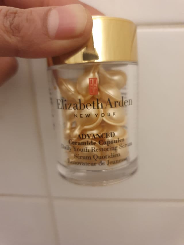 Elizabeth Arden Ceramide Capsules Daily Youth Restoring Serum review photo by dani12
