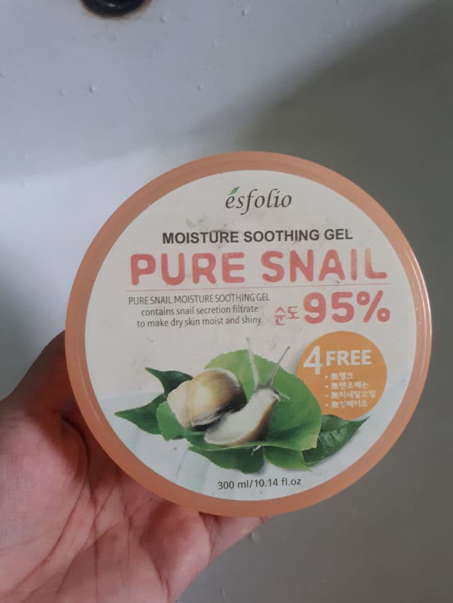 ESFOLIO Pure Snail Moisture Soothing Gel 95% review photo by daniellejayne