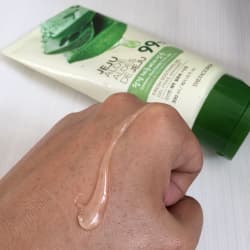 THE FACE SHOP Jeju Aloe 99% Fresh Soothing Gel review photo by darlenellacson