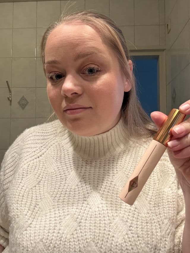 Charlotte Tilbury Pillow Talk Push Up Lashes! Mascara review photo by leandra1991
