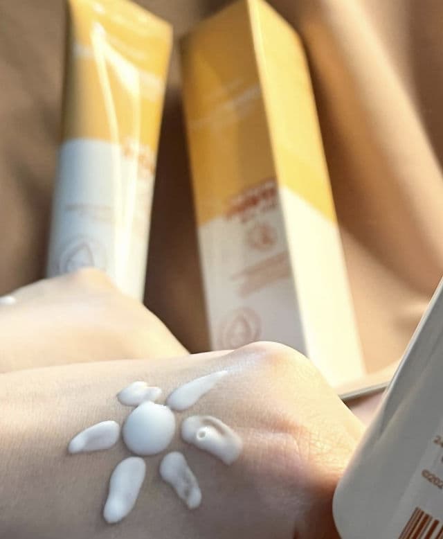Hyaloo Glow Boost Water Cream SPF 50 PA +++ review photo by dengsoon6