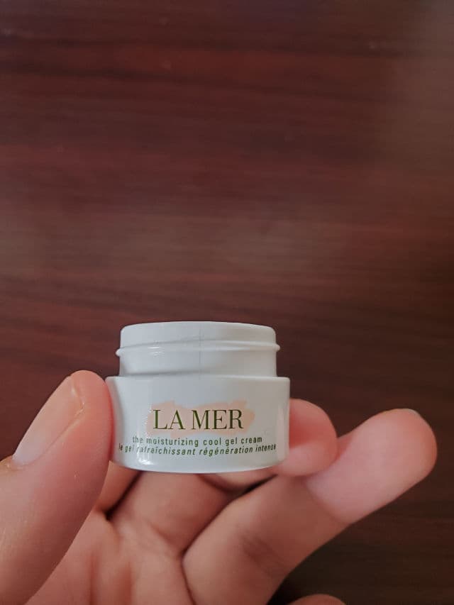 La Mer The Moisturizing Cool Gel Cream review photo by dewydweeb