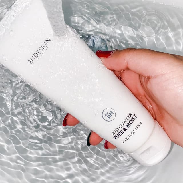 2NDESIGN First Cleanser Pure & Moist  review photo by dewygrace