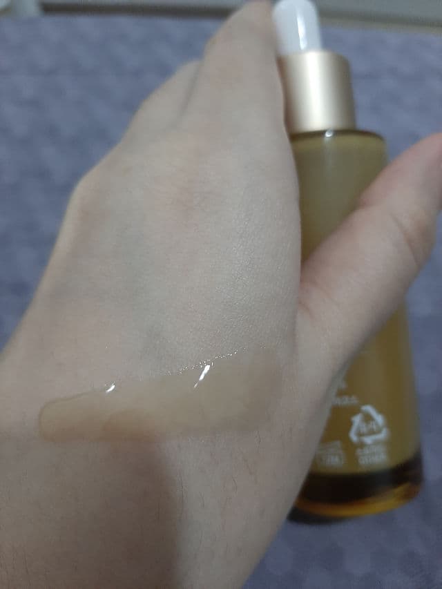 True Island Honey Bee Royal Propolis Solution Serum review photo by diraskincareholic