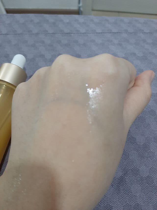True Island Honey Bee Royal Propolis Solution Serum review photo by diraskincareholic