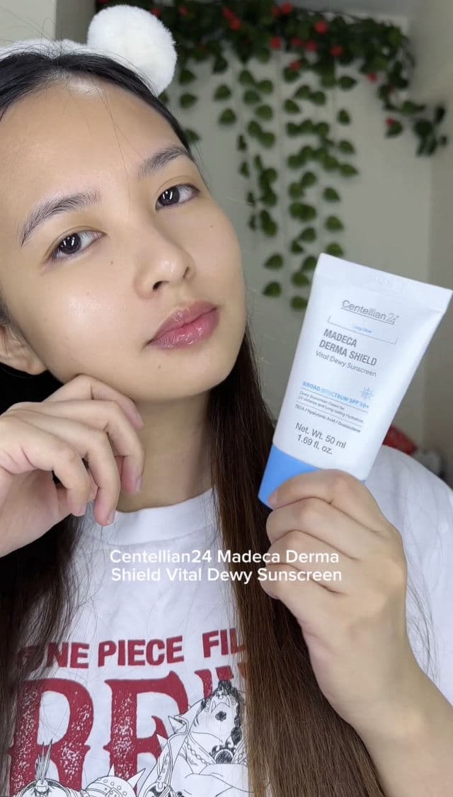 Centellian24 Madeca Derma Shield Vital Dewy Sunscreen SPF 50+ review photo by Joana02