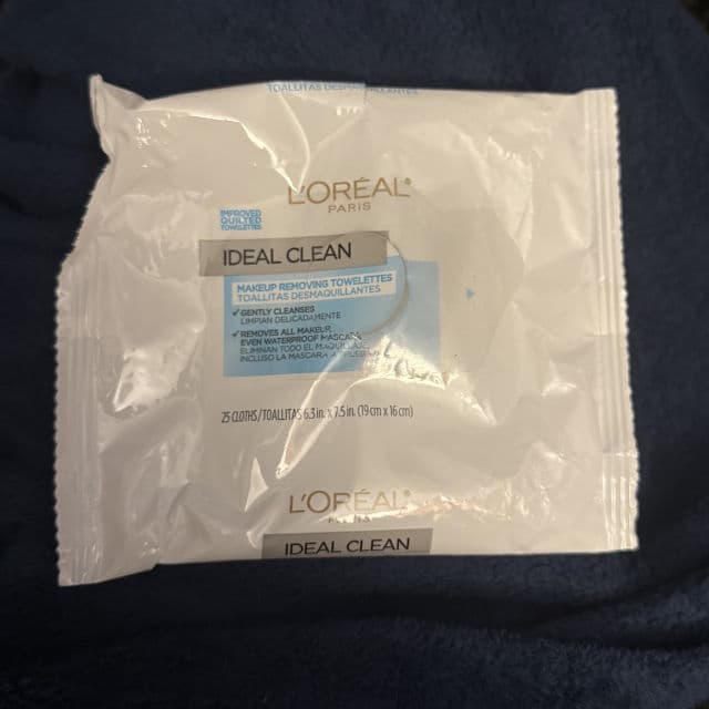 L'Oreal Paris Ideal Clean All Skin Types Makeup Removing Towelettes review photo by TinaG007