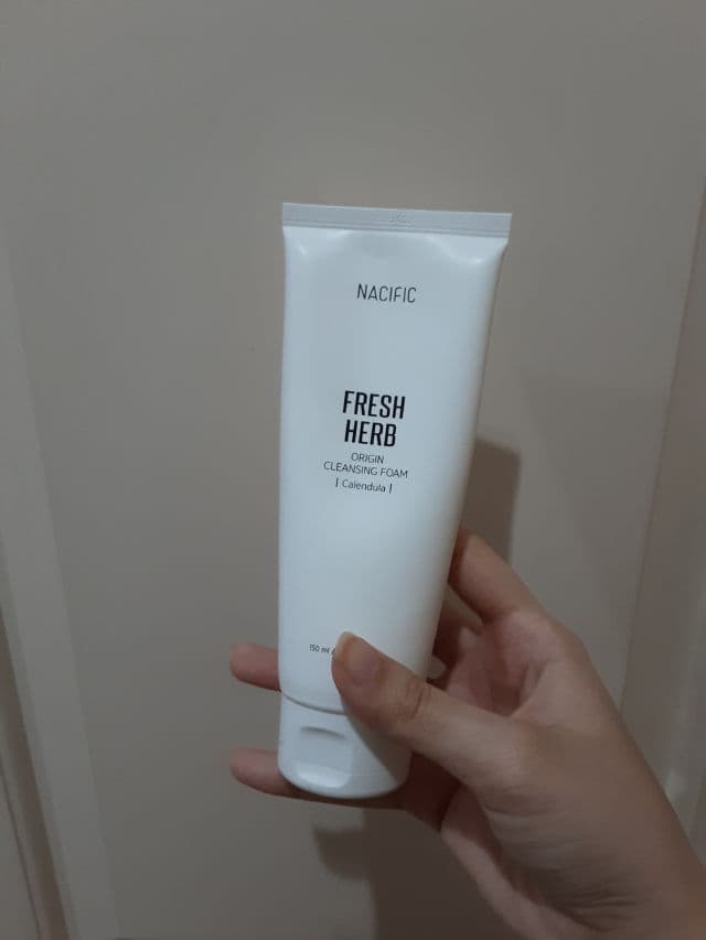 Nacific Fresh Herb Origin Cleansing Foam review photo by elleskin