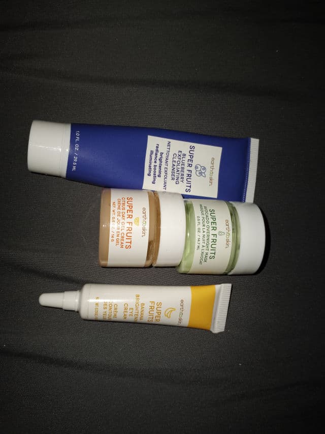 Earth to Skin Super Fruits Blueberry Exfoliating Cleanser review photo by ericherry