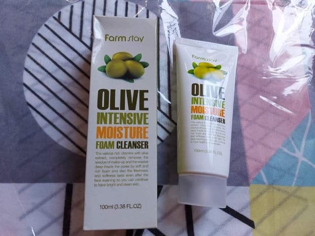 Farmstay Olive Intensive Moisture Foam Cleanser review photo by eypriljoy