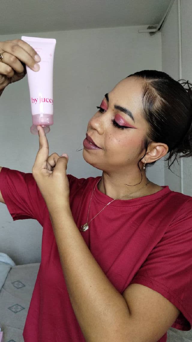 By Juccy Gooseberry AHA Jelly Cleanser review photo by liliconestilos