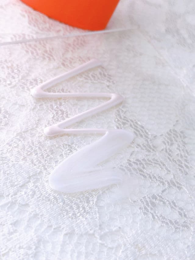 Pour La Peau Daily UV Protect Calamine Sun Screen SPF50+/PA++++ review photo by felyfey