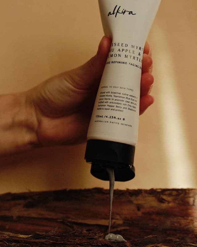 Alkira Pore Refining Facial Scrub review photo by flanerian