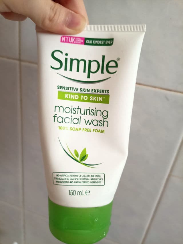 Simple Kind to Skin Moisturizing Facial Wash review photo by Lalakuma