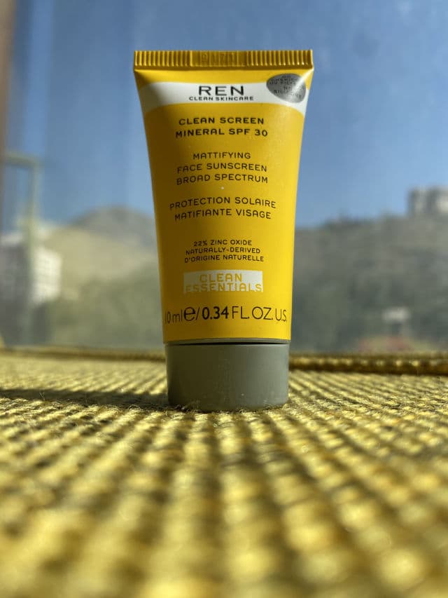 Ren Clean Screen Mineral SPF 30 Mattifying Face Sunscreen review photo by farnaz
