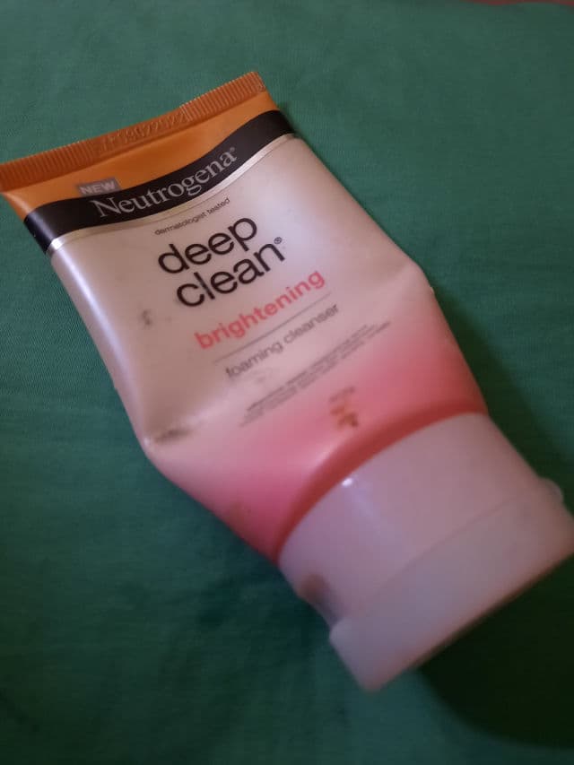 Neutrogena Deep Clean Brightening Foaming Cleanser review photo by girlg