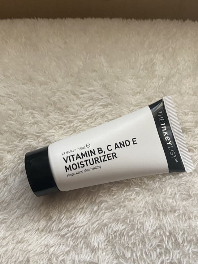 The Inkey List Vitamin B, C & E Moisturiser review photo by girllie