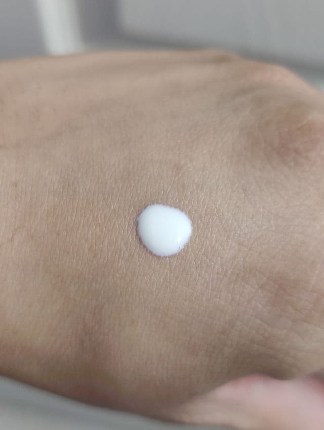 Kose Suncut Perfect UV Milk SPF50+ PA++++ review photo by glamchiclifestyle