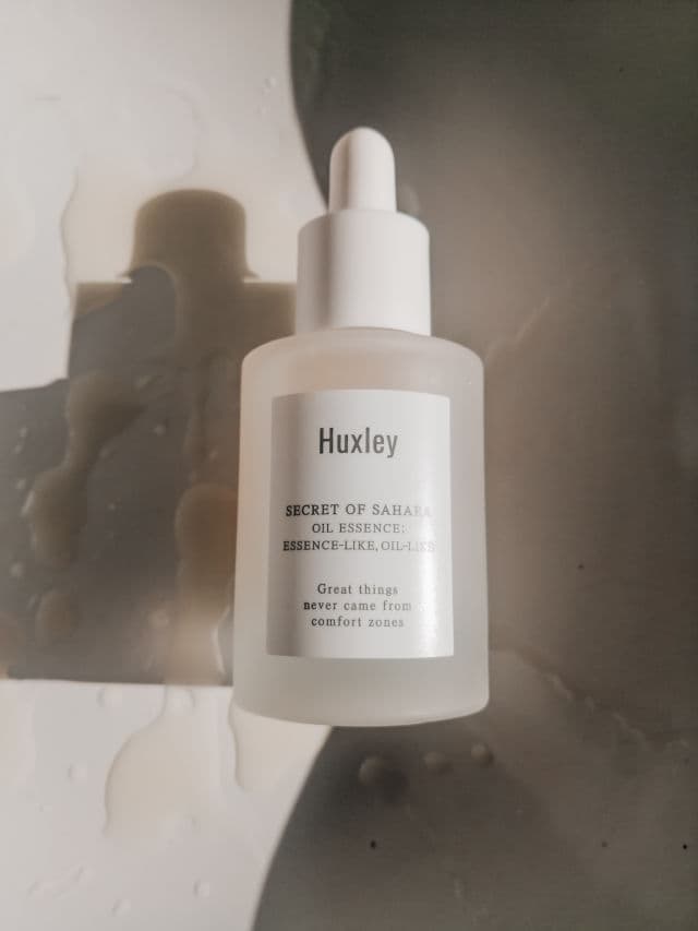 Huxley Oil Essence review photo by glowingskin