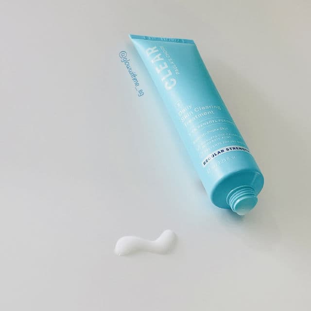 Paula's Choice CLEAR Regular Strength Daily Skin Clearing Treatment with 2.5% Benzoyl Peroxide review photo by glowwithmesg