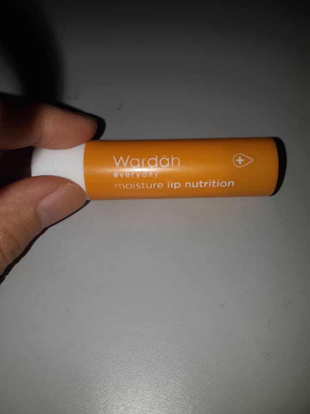 Wardah Everyday Moisture Lip Nutrition SPF 15 - Honey review photo by han