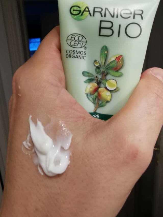 Garnier Argan Multi Use Rescue Balm review photo by hashiskincare
