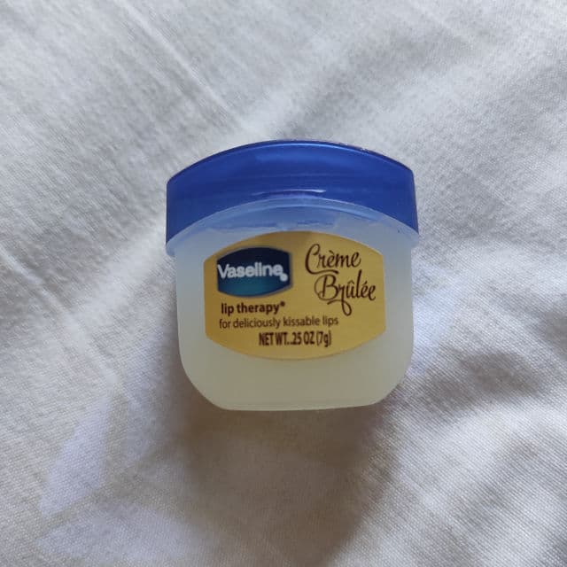 Vaseline Creme Brulee Lip Therapy review photo by helvantine