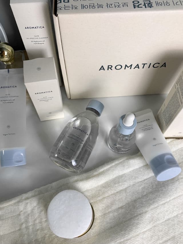 Aromatica Aloe Hy-ffective Cleanser review photo by SkinwithAnn